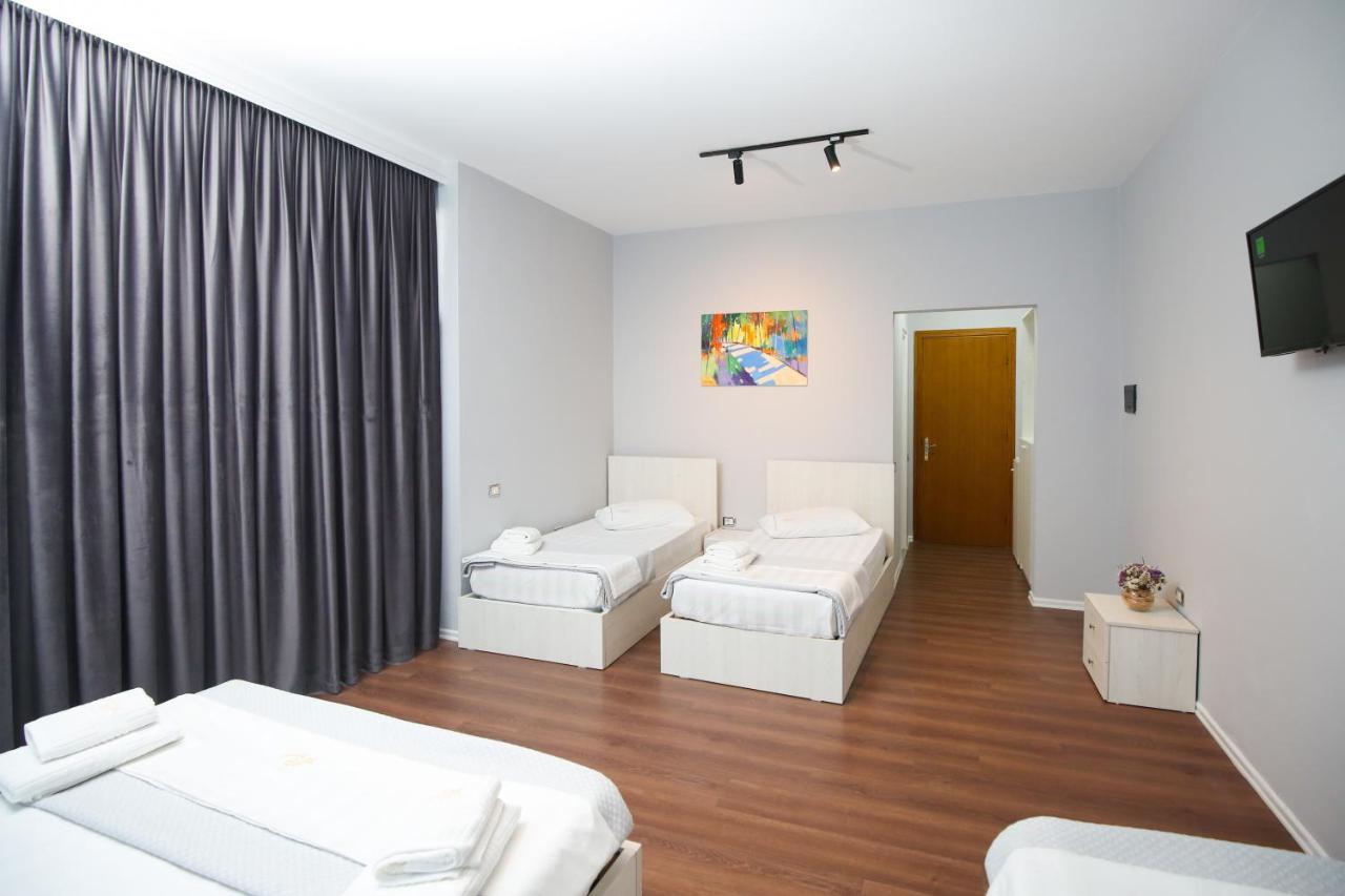 Hotel The Hart à Vlorë Extérieur photo