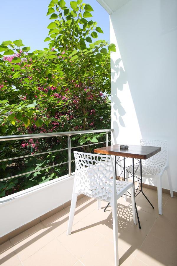 Hotel The Hart à Vlorë Extérieur photo