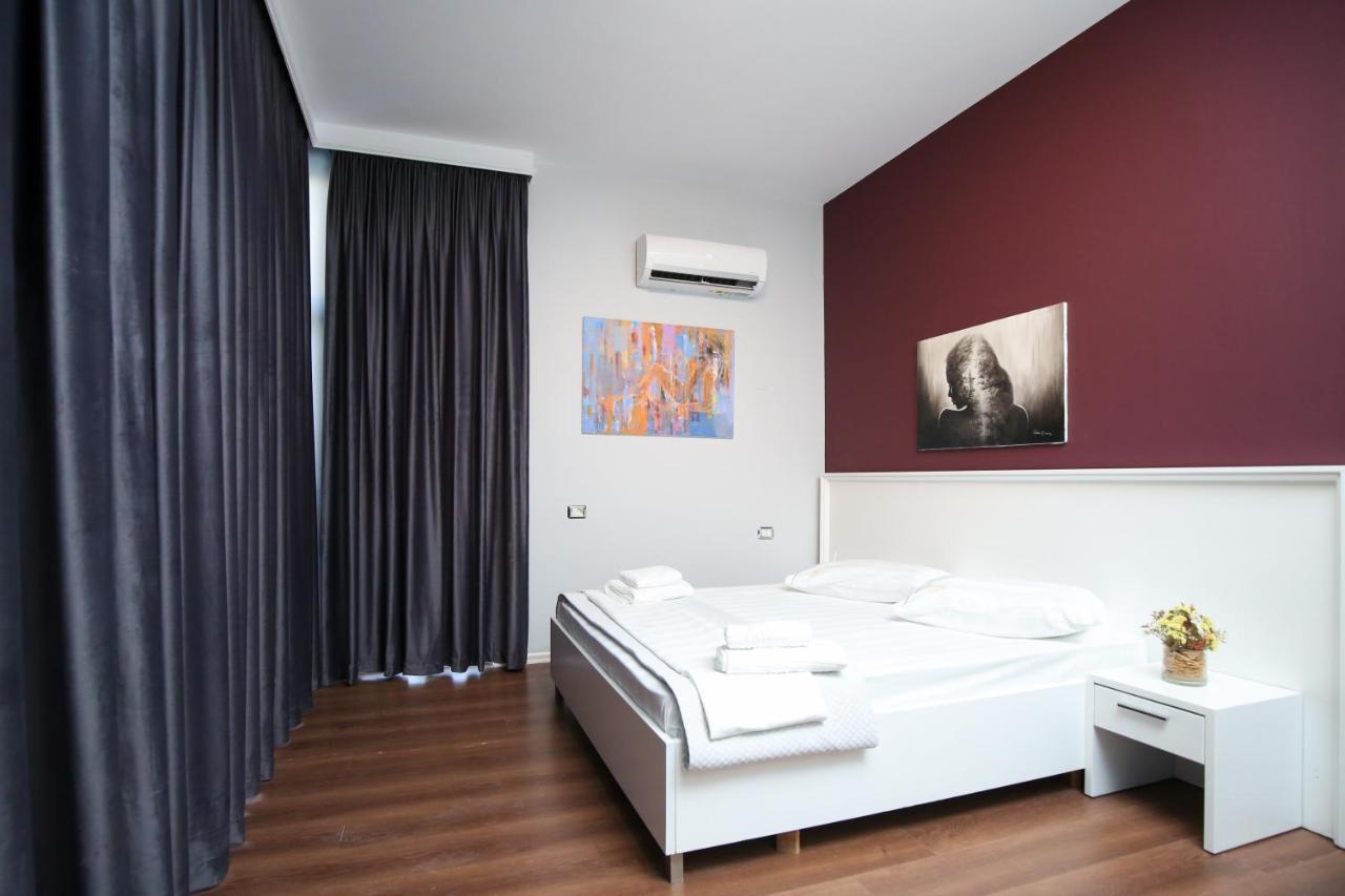 Hotel The Hart à Vlorë Extérieur photo