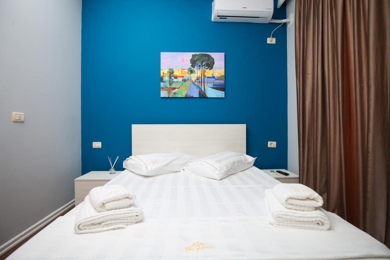 Hotel The Hart à Vlorë Extérieur photo