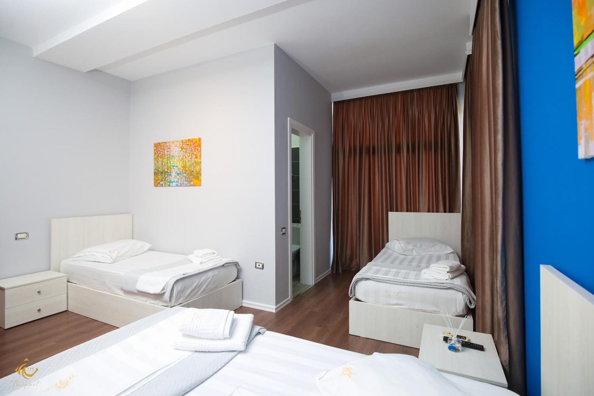 Hotel The Hart à Vlorë Extérieur photo