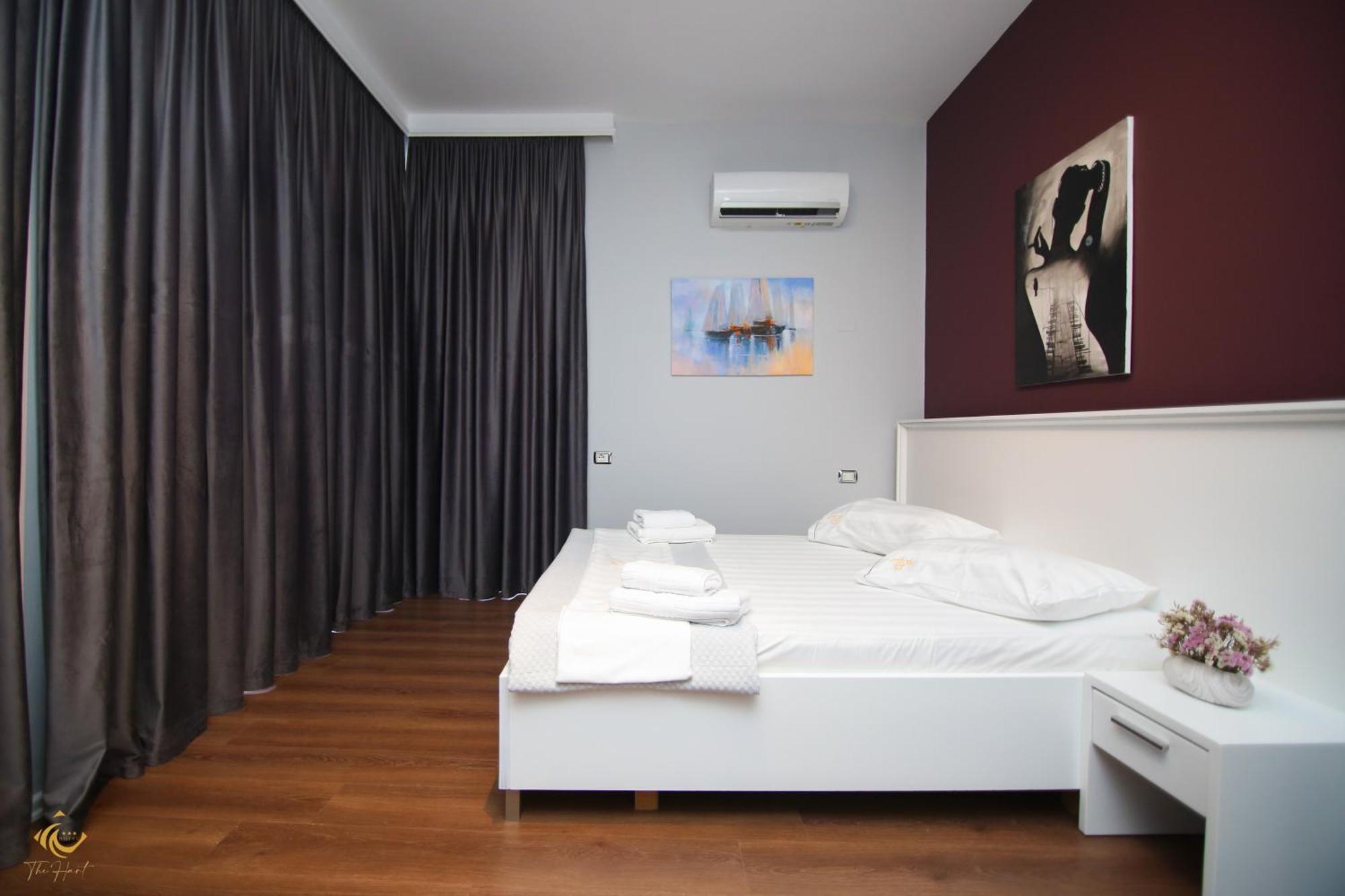 Hotel The Hart à Vlorë Extérieur photo