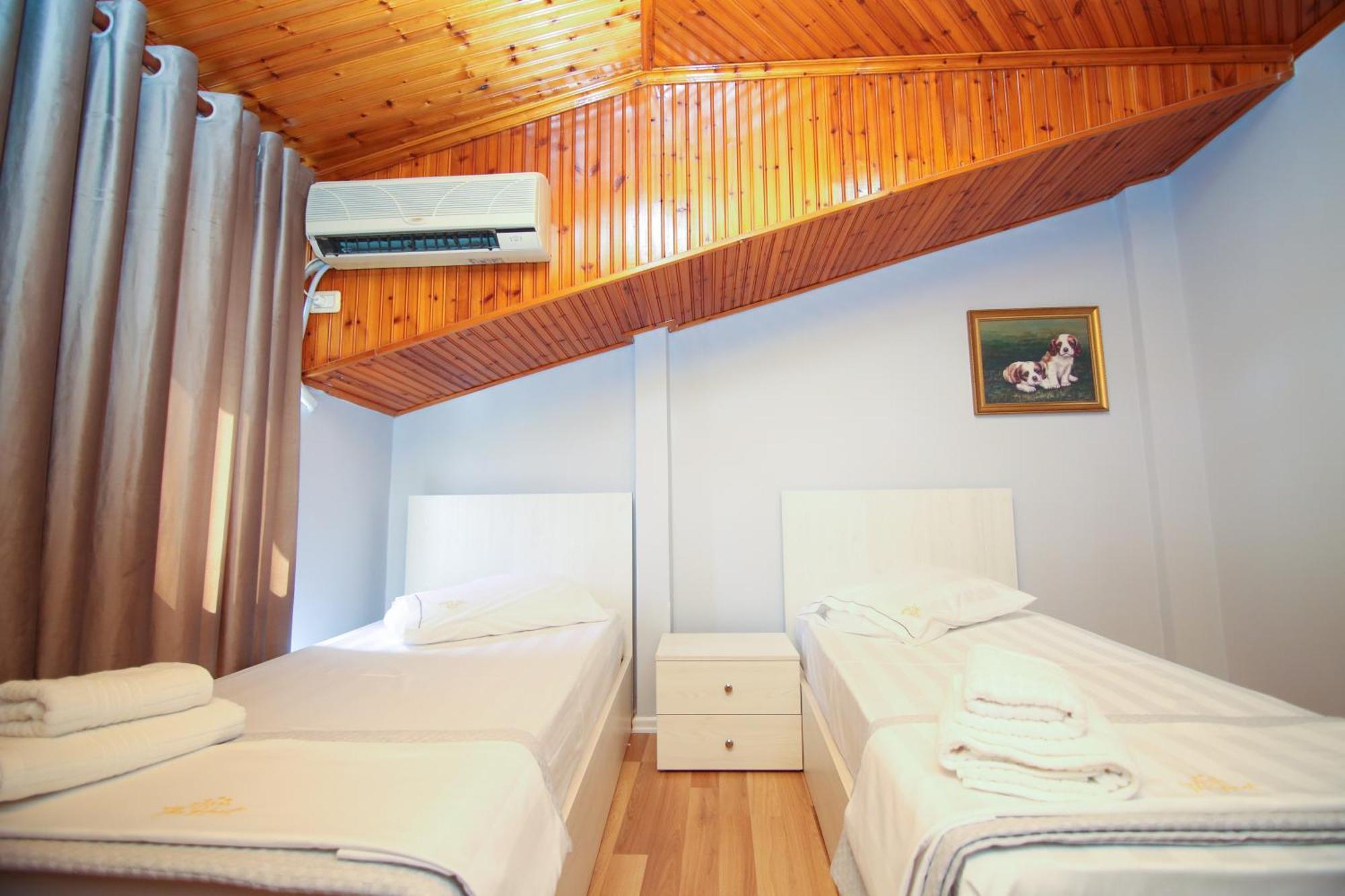 Hotel The Hart à Vlorë Extérieur photo